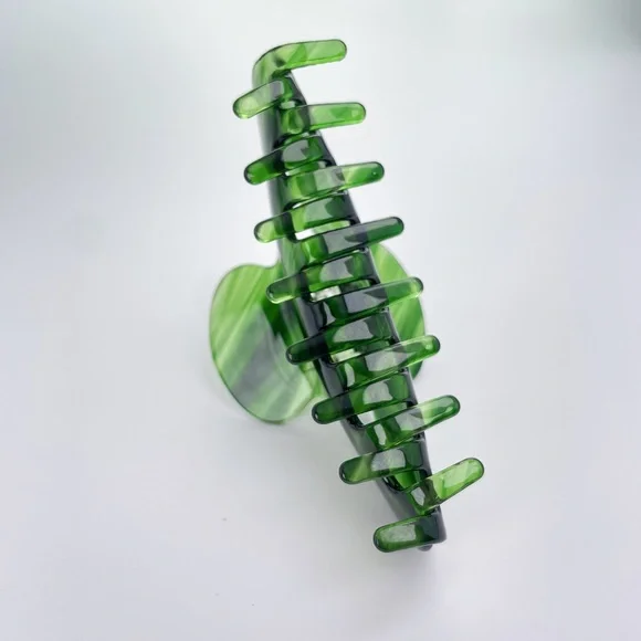 NEW Round Shaped Shiny Translucent Striped Green Acetate Hair Claw Clip - Picture 7 of 9